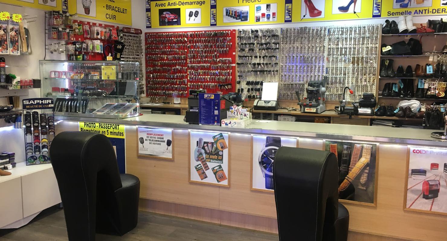 UM MINUTE cordonnier - Vêtements de seconde main in Genève