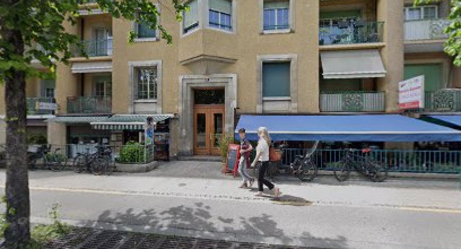 Mrs. Elisa Sancosme Tailleur - Upcycling-Mode in Genf