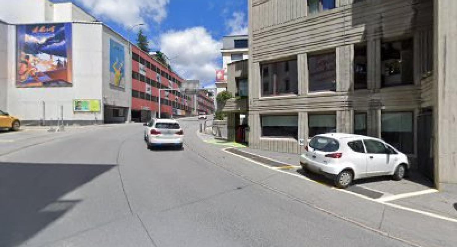 Madalena Madau, Chemische Reinigung - Moda upcycled in Grigioni