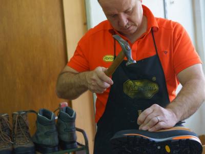 New Rada Schuhmacherei GmbH Le Prese - Second-Hand-Kleidung in Graubünden