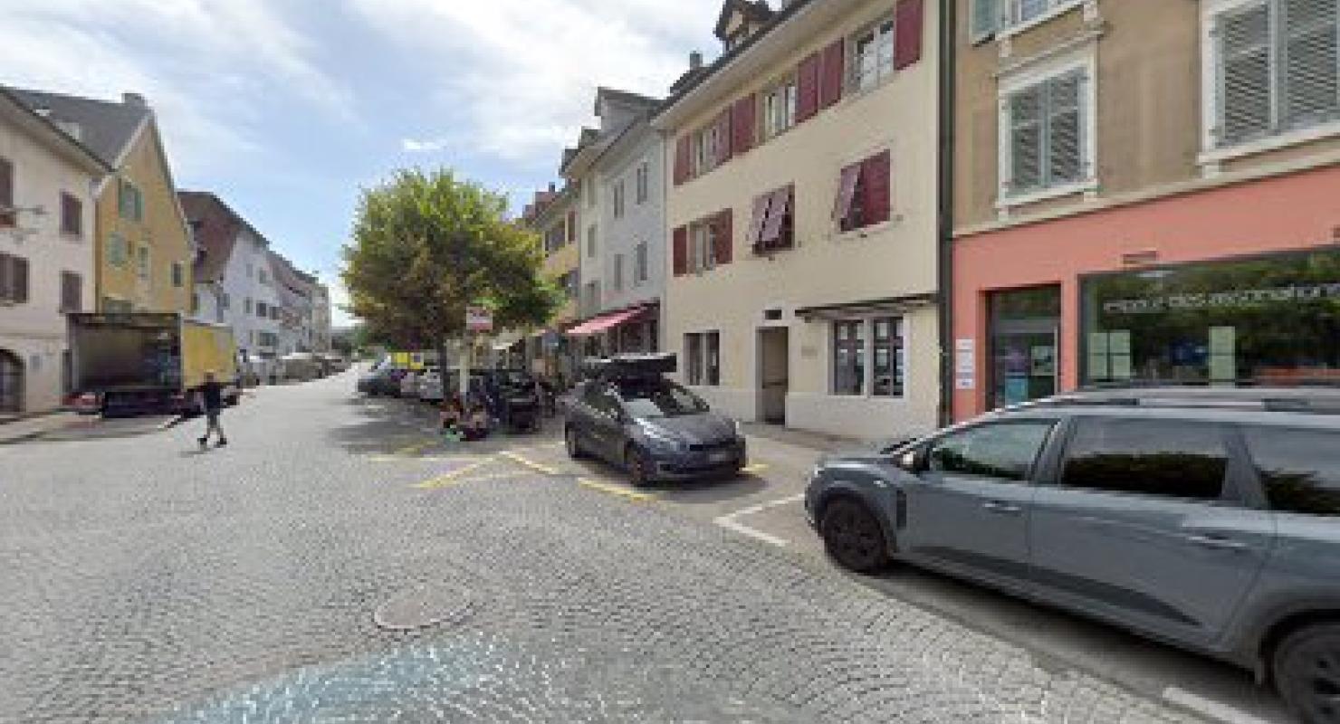 machines-a-coudre - Vêtements de seconde main in Jura