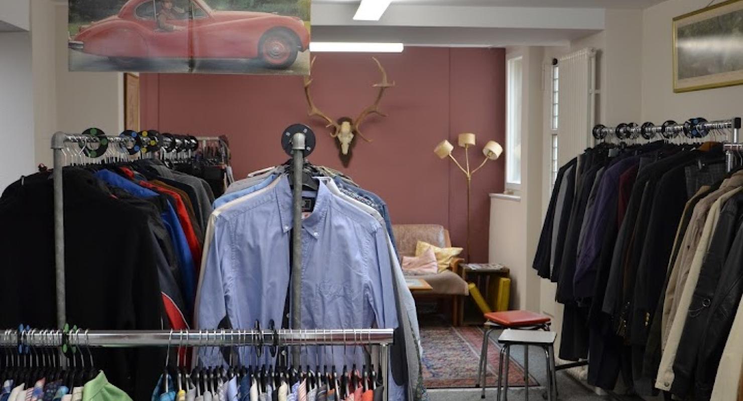 Second Love Vintage Store - Abbigliamento di seconda mano in Uri