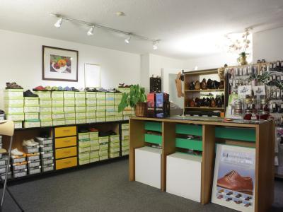 Robert Peter, eidg. dipl. Schuhmachermeister - Second-hand Clothing in Thurgau