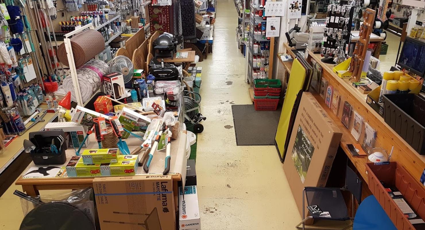 Mabillard SA : Aux Arts Ménagers - Quincaillerie - Boutique - Second-Hand-Kleidung in Wallis