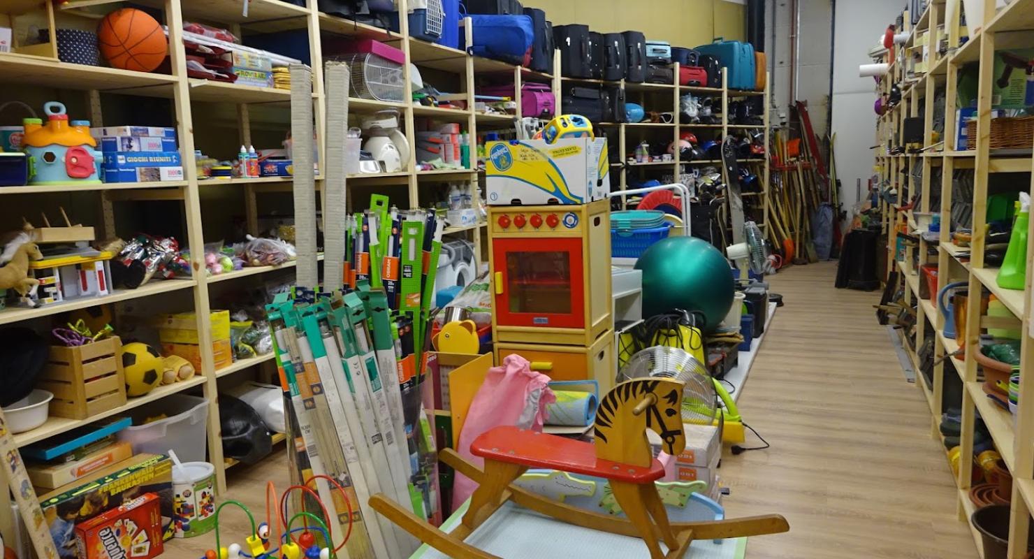 HIOB Grossbrockenstube Secondhand - Second-Hand-Kleidung in Wallis