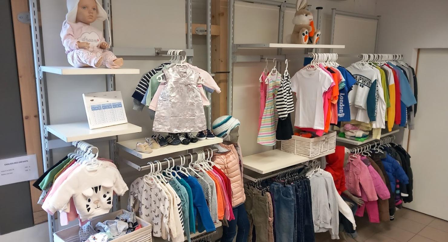 Emmaüs Valais - Vêtements de seconde main in Valais