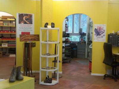 Arnet Schuhmacherei/Orthopädie - Vêtements de seconde main à Lucerne