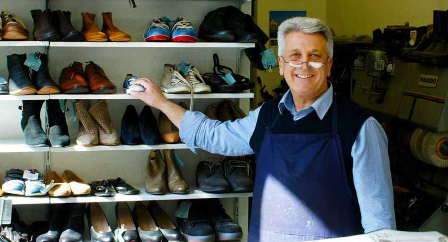 Schoe and locksmith key shop - Second-Hand-Kleidung in Luzern