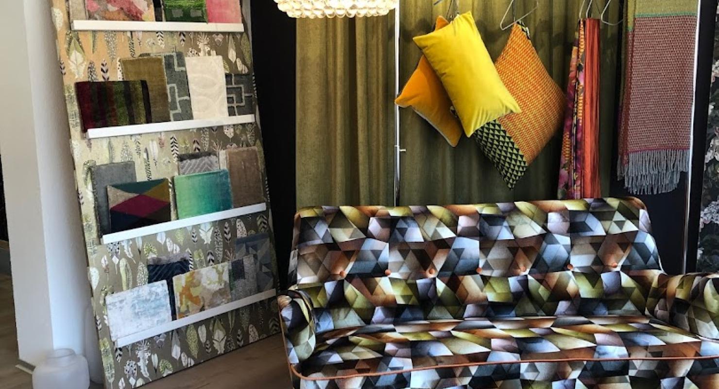 Claudio Bühlmann AG Bodenbeläge, Vorhänge, Polsteratelier - Abbigliamento di seconda mano in Lucerna