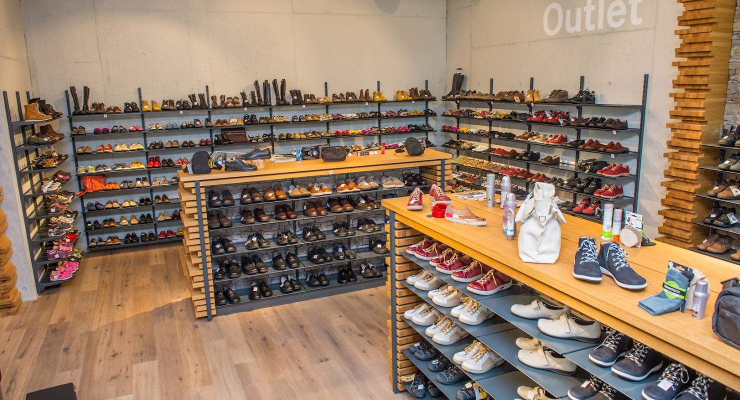 HELVESKO AG - Hauptgeschäft in Reiden - Bequemschuhe - Second-Hand-Kleidung in Luzern
