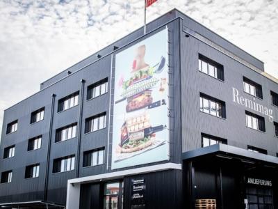 Rölli Auktionen & Philatelie AG - Second-hand Clothing in Lucerne