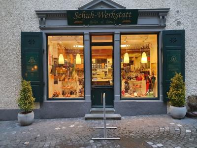 Schuhwerkstatt - Second-hand Clothing in Aargau