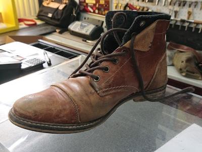 Cordonnerie de la Sallaz - Second-Hand-Kleidung in Waadt