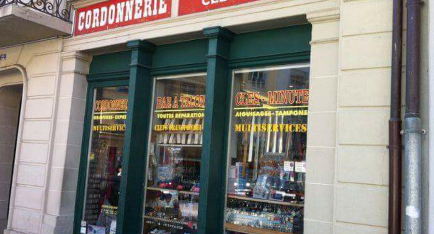 Bar à talons et serrurerie Payerne - Abbigliamento di seconda mano in Vaud