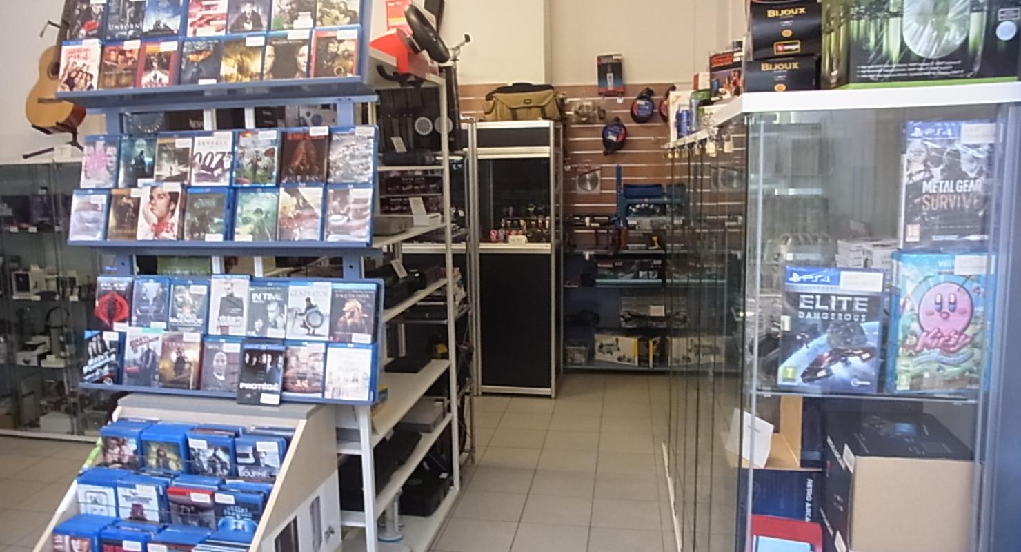 Cash Trading Sàrl - Vêtements de seconde main in Vaud