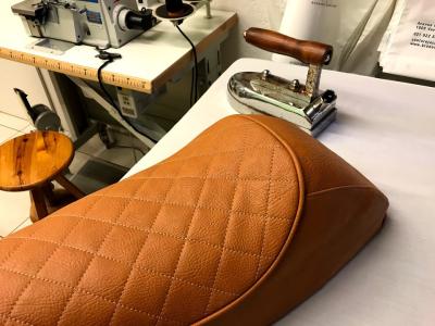 Couture Jacqueline Sàrl - Upcycling-Mode in Waadt