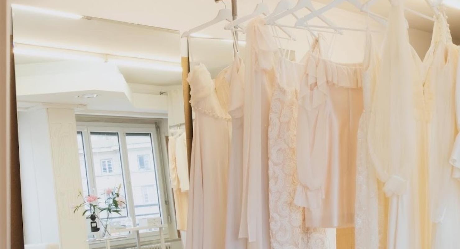 Calla Lilies - Reparatur & Änderung in Waadt