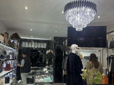 Brandhub Nyon - Second-hand Clothing in Vaud