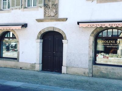 Atelier de couture Caroline Miles. Retouches et transformation vêtement.Dépôt pressing et cordonnerie - Réparation & retouche en Vaud