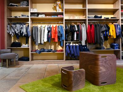 Les copains d'Aline - Vêtements, chaussures enfants et bébé - Coppet - Terre Sainte - Abbigliamento di seconda mano in Vaud