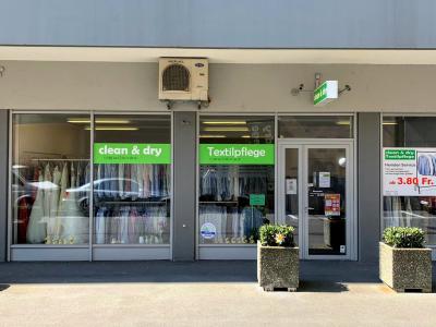 Brautkleidreinigung | clean & dry Textilpflege - Upcycled Fashion in Zug