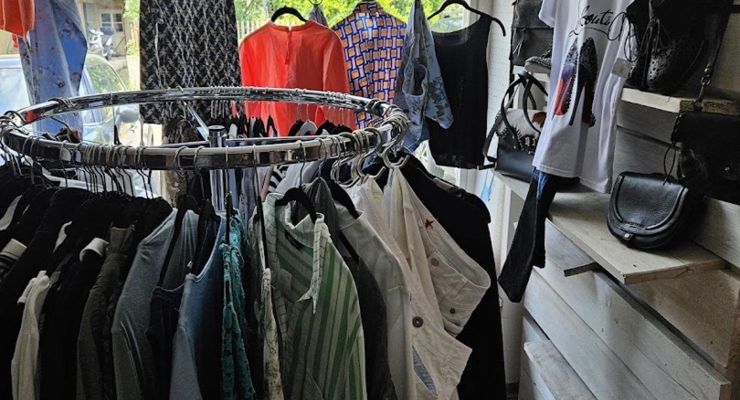 Secondhand Boutique Chleiderbügu, Oberdiessbach - Vêtements de seconde main in Berne