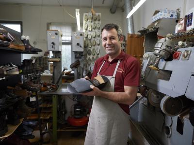 SCHUHMACHEREI BOZAN - Vêtements de seconde main à Berne