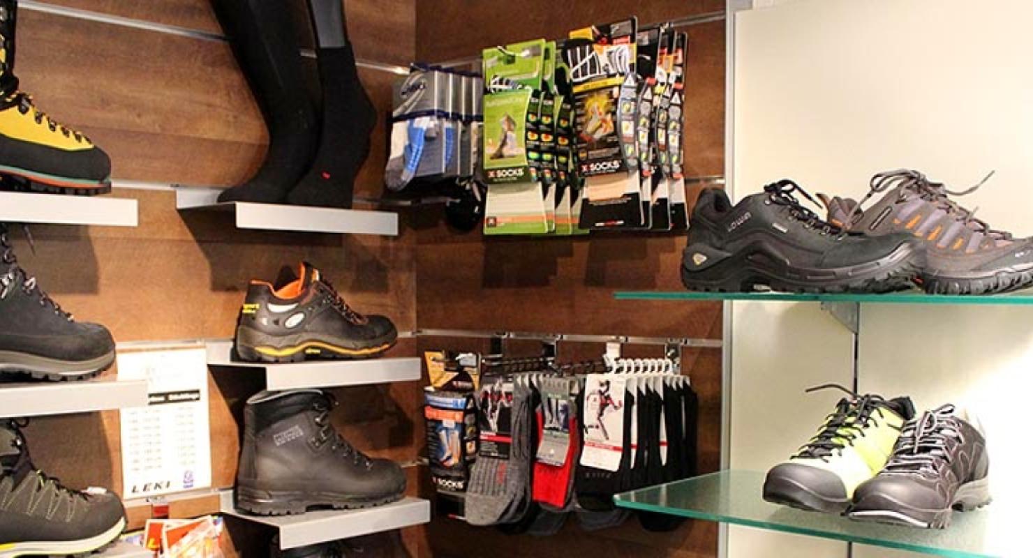 Wiedmer Schuhe und Orthopädie GmbH - Abbigliamento di seconda mano in Berna