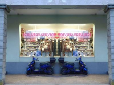 Peng-Sron Ngo - Vêtements de seconde main à Berne