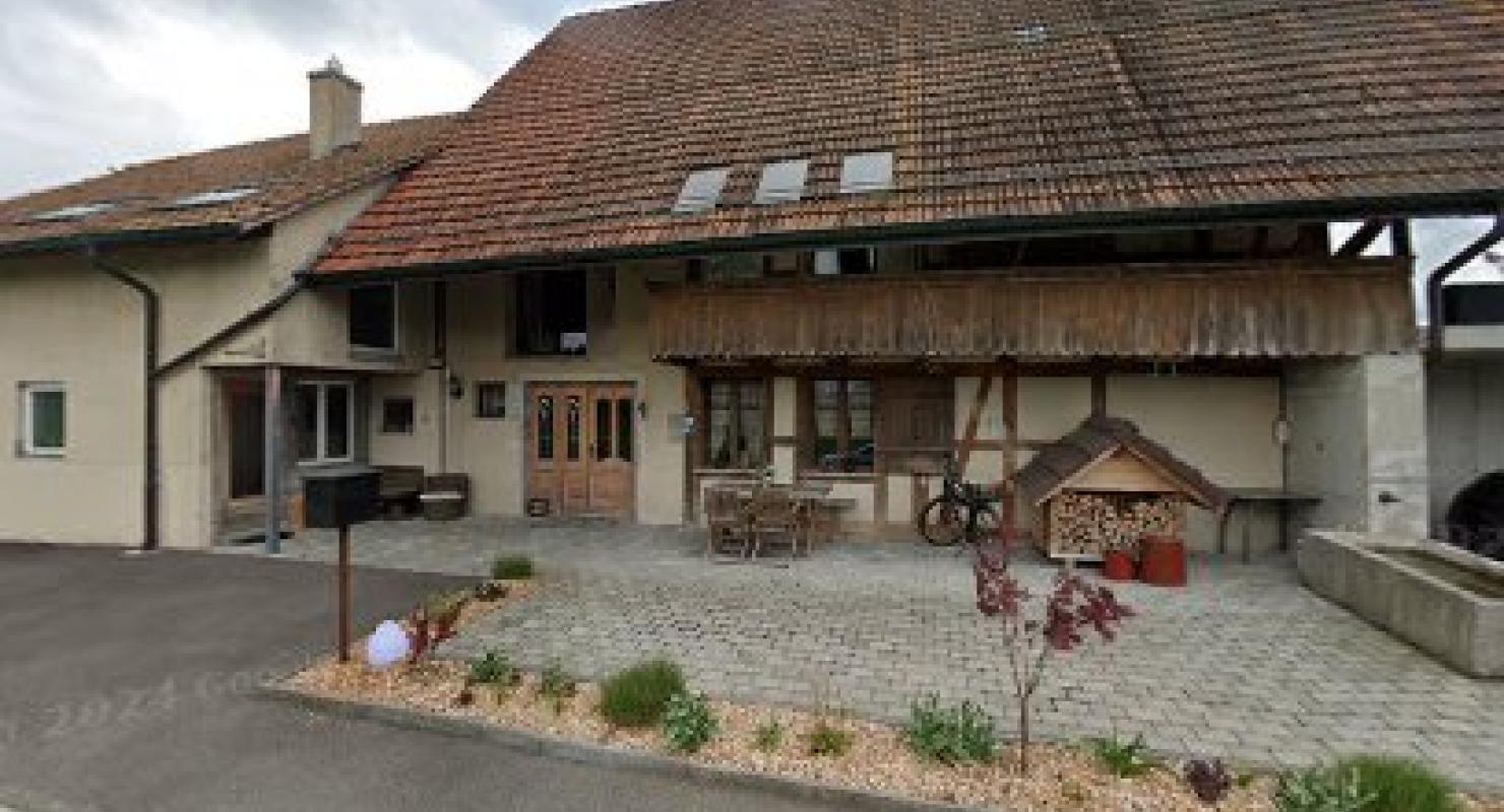 Rustikaler Landhausstil - Abbigliamento di seconda mano in Berna