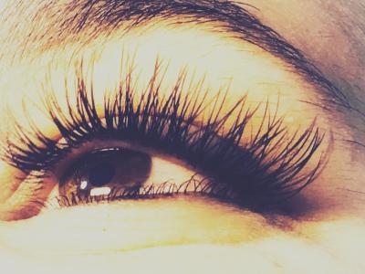 Mimilashes - Moda upcycled in Berna