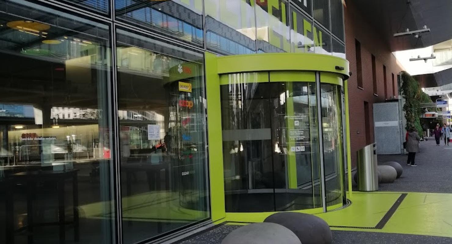 Sam Schneiderei - Textilreinigung - Chemische Reinigung - Massschneiderei - Änderungsschneiderei - Wallisellen - Mode upcyclée in Zurich