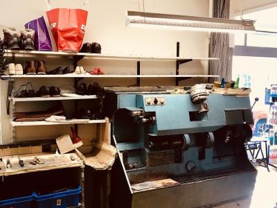 Schuhmacherei Neziri - Abbigliamento di seconda mano in Zurigo