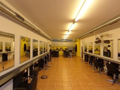 Swiss Beauty Academy - Moda upcycled in Zurigo