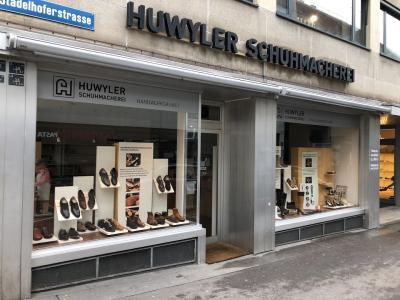 F. Huwyler & Co., Schuhmacherei - Abbigliamento di seconda mano in Zurigo
