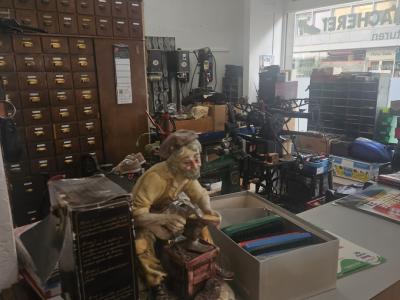 Schuhmacherei Michele Scrocca - Abbigliamento di seconda mano in Zurigo