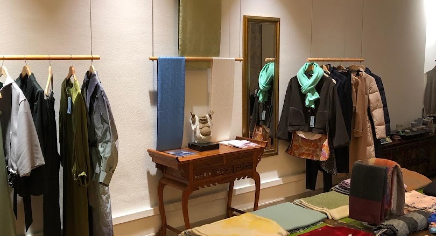 SILK 'N' Tea - Moda upcycled in Zurigo