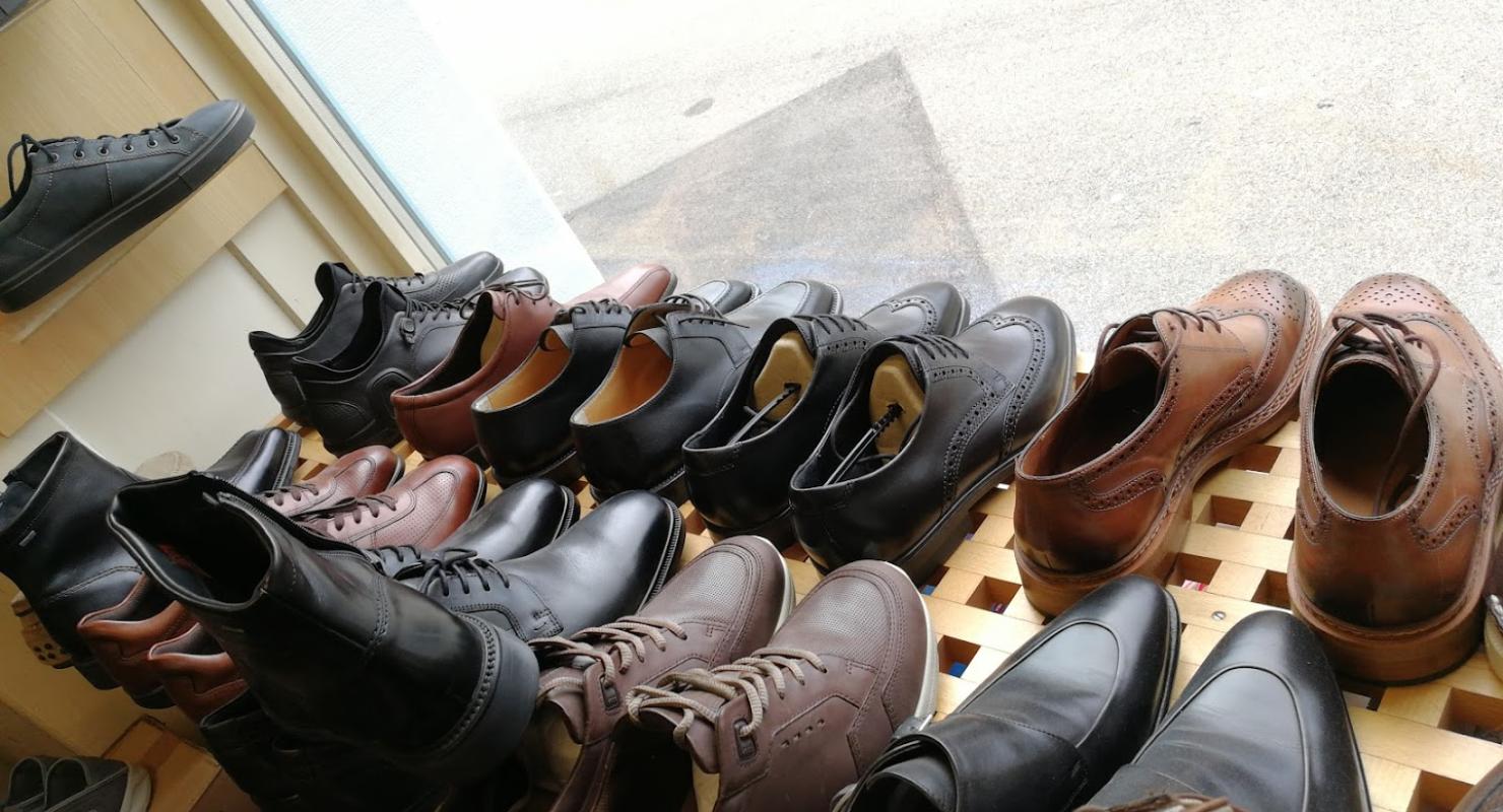 Elia Schuhe und Schuhreparaturen - Abbigliamento di seconda mano in Zurigo