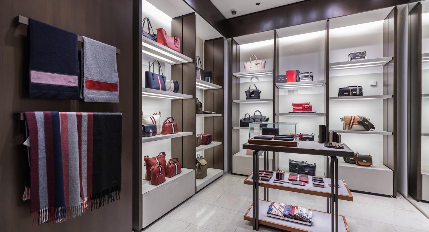 BALLY Zurich Airport - Passenger Area - Mode upcyclée in Zurich