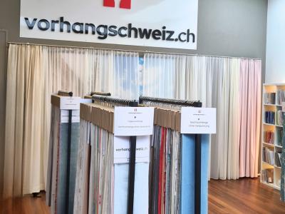 Vorhangschweiz.ch - Abbigliamento di seconda mano in Zurigo