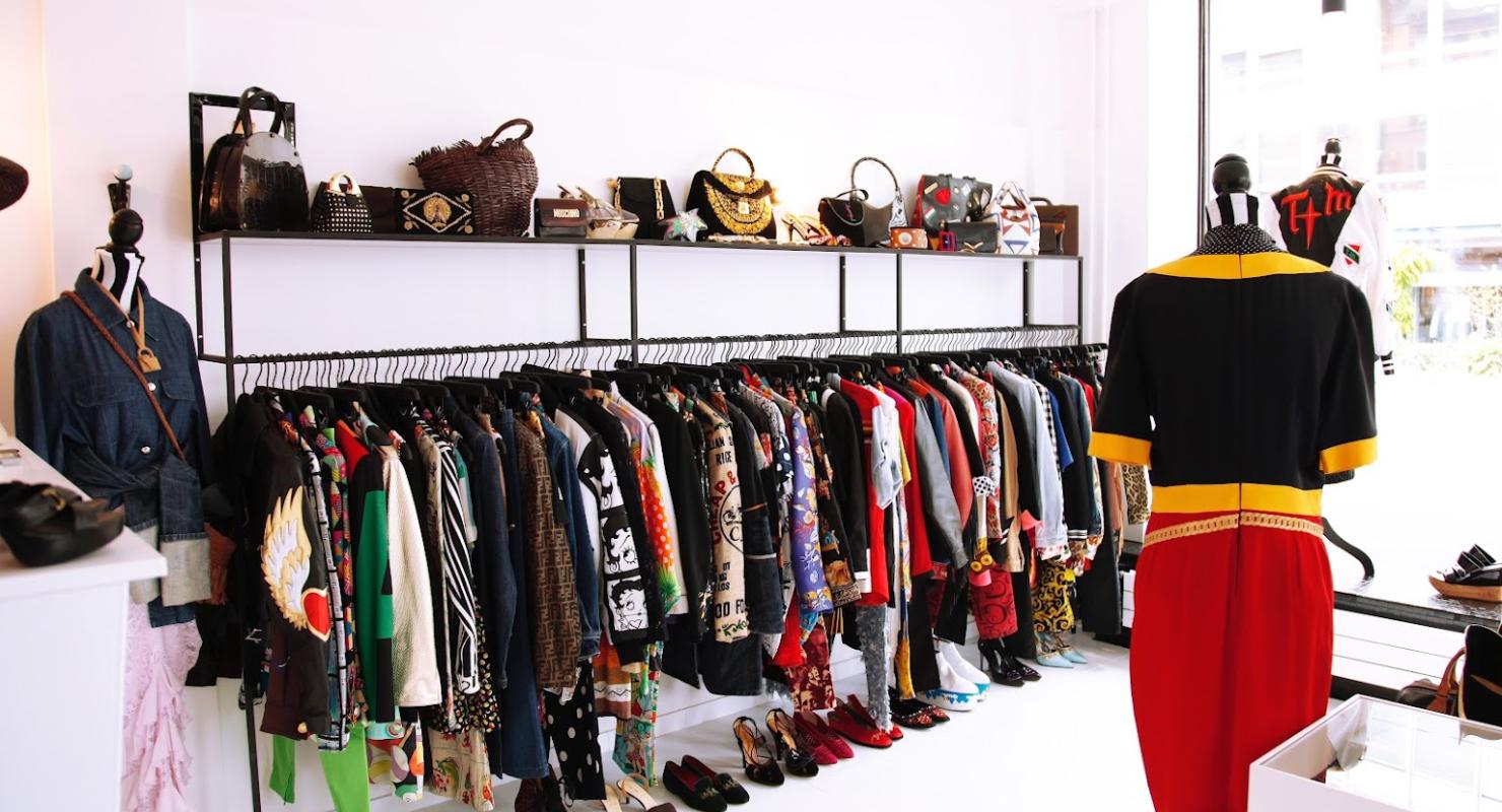 love at the bus stop - Vêtements de seconde main in Zurich