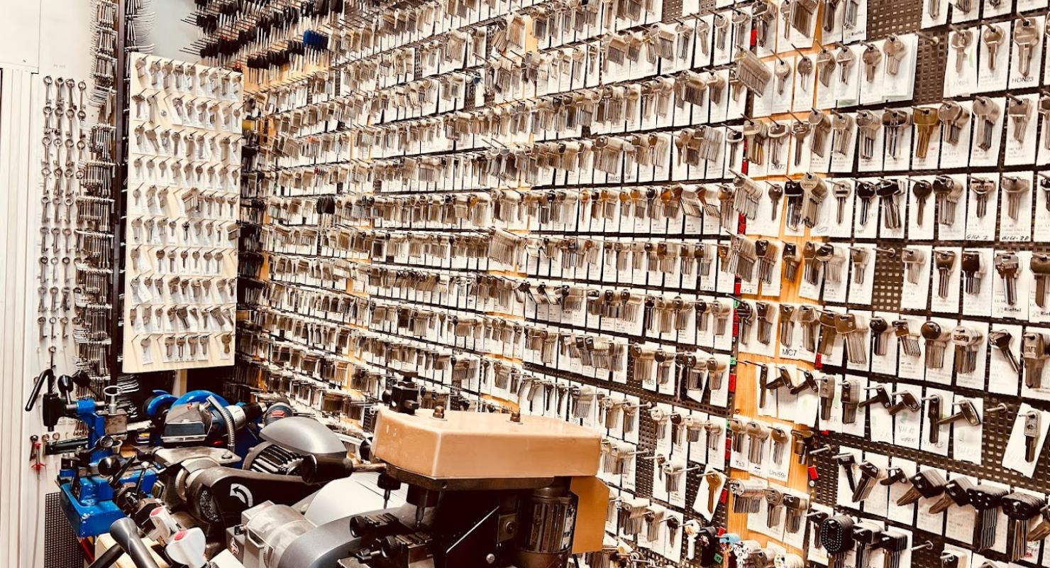 Schuhreparaturen und Schlüsselservice Calabrese - Second-Hand-Kleidung in Aargau