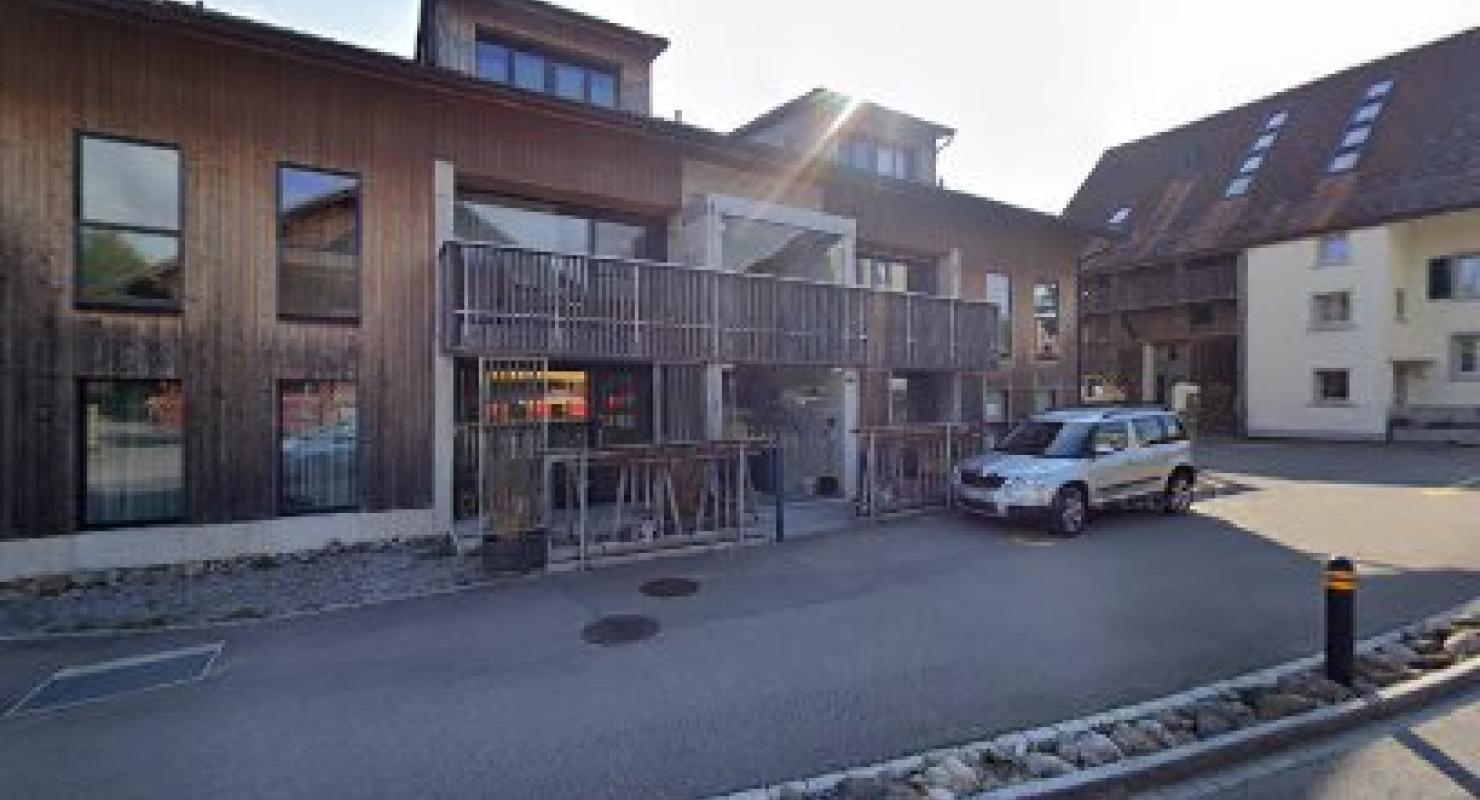 Juniper Bespoke By Christina Bryden - Moda upcycled in Zurigo