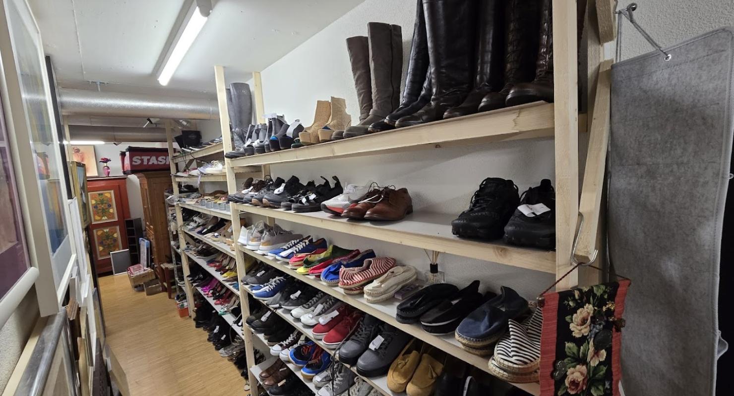 Rüegg Burkhardt KLG - Vêtements de seconde main in Zurich