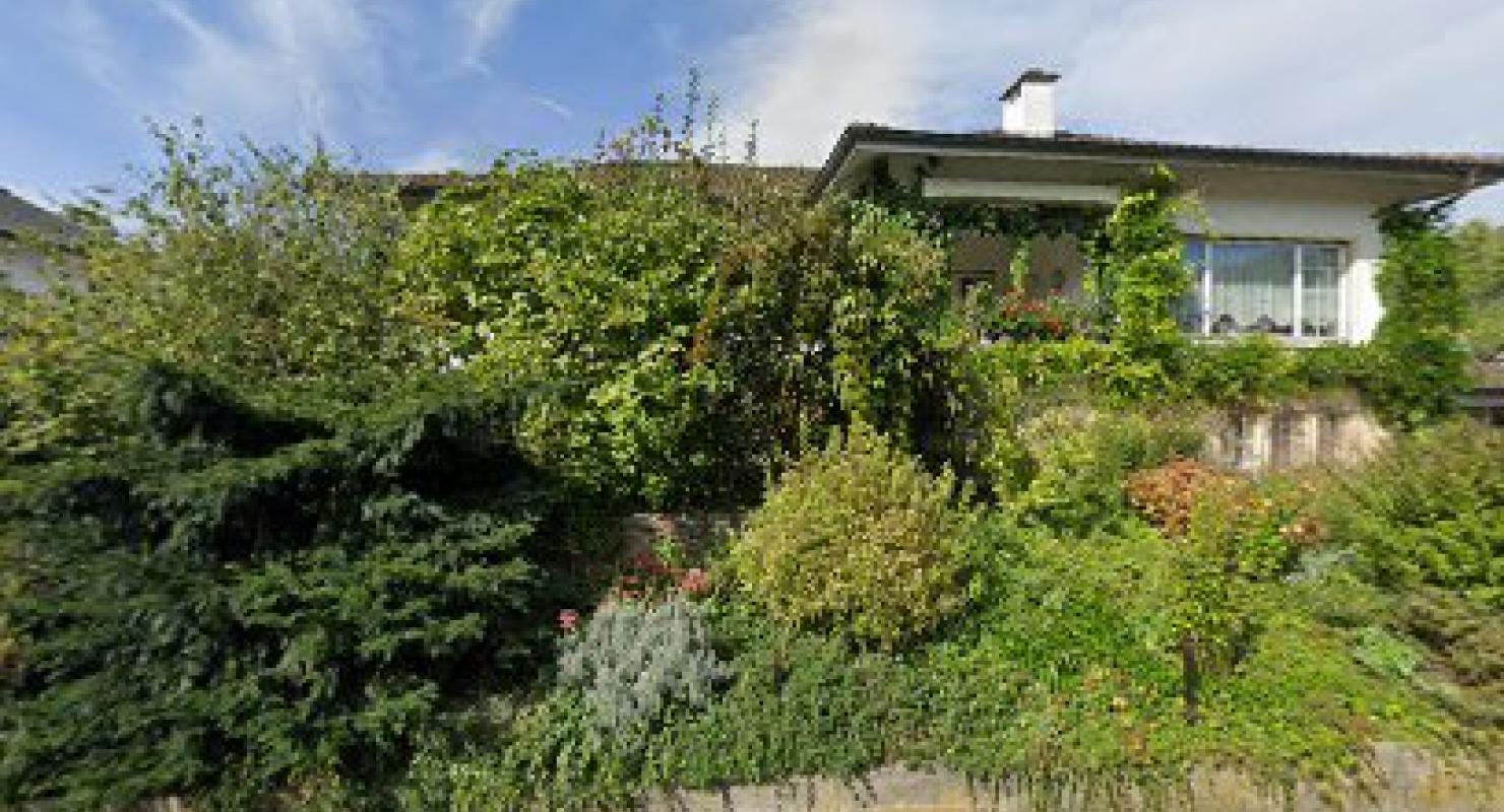 Brockenstube Frauenverein Lausen - Second-hand Clothing in Basel-Land