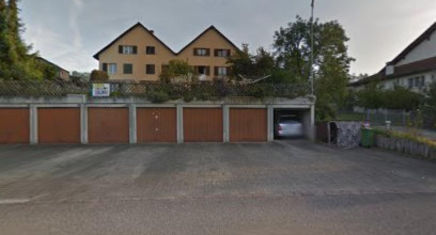 Patrizia Hug | Mode Design | Damenschneiderei - Moda upcycled in Basilea-Campagna