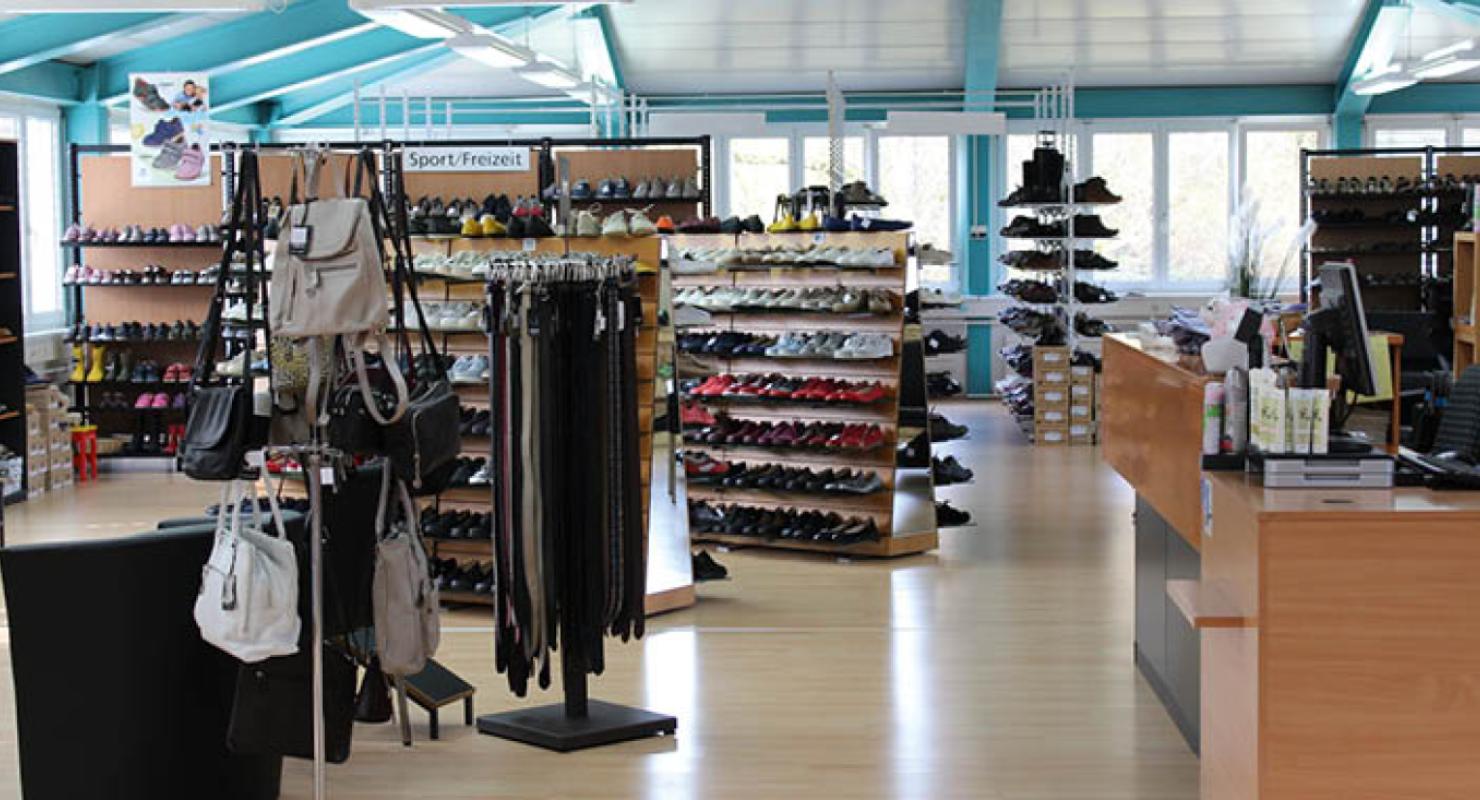 HELVESKO-LadySko-dansko - Fachgeschäft Arisdorf - Bequemschuhe - Abbigliamento di seconda mano in Basilea-Campagna