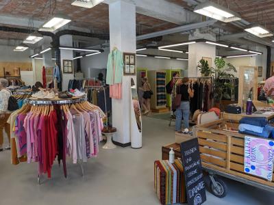 CHEMISERIE + Mode Recycling Basel - Second-hand Clothing in Basel-Stadt